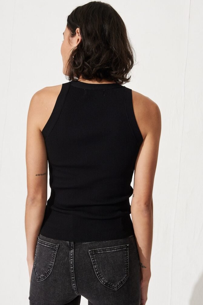 Top In Black - Image 4
