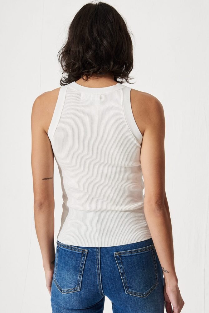 Top In White - Image 4