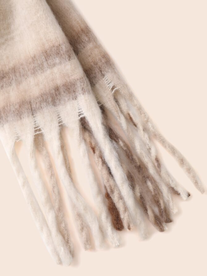 Plaid Contrast Fringe Trim Scarf - Image 5