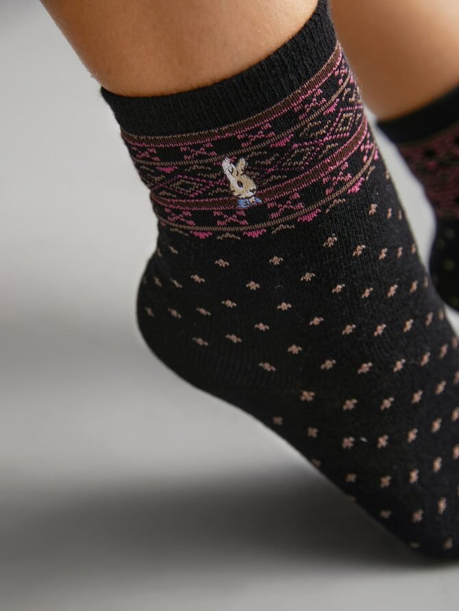 3 Pairs Vintage Rabbit Embroidered Mid-Calf Socks - Image 6