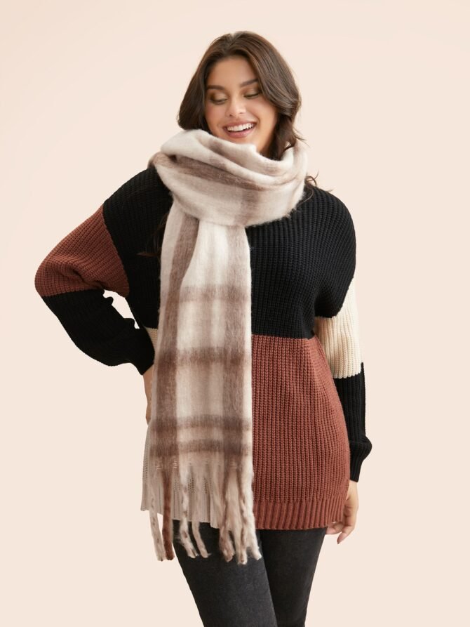 Plaid Contrast Fringe Trim Scarf - Image 3