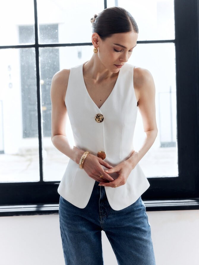 Cotton & Linen Metal Button Solid Vest - Image 5